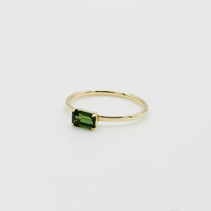 9ct Gold Green Sapphire Ring