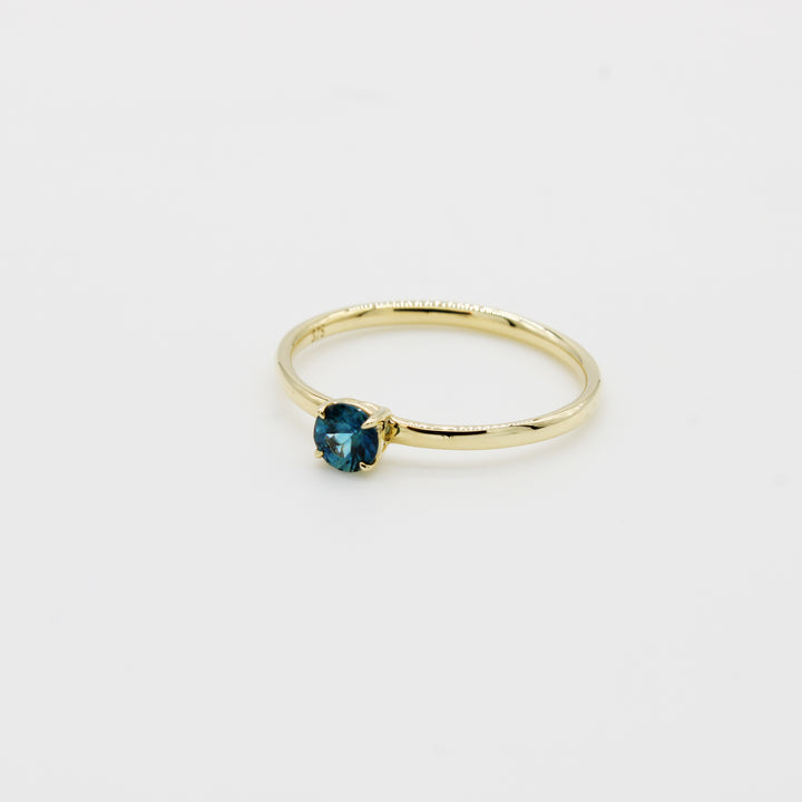9ct Gold Teal Sapphire Ring